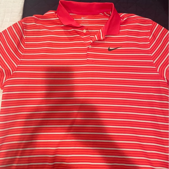 Nike Golf Polo Shirt Size XL worn a few times - Picture 1 of 3